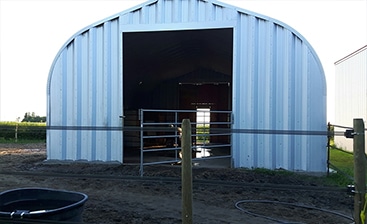Steel Farm Buildings vs Wooden Buildings: Combating Mold & Fungus